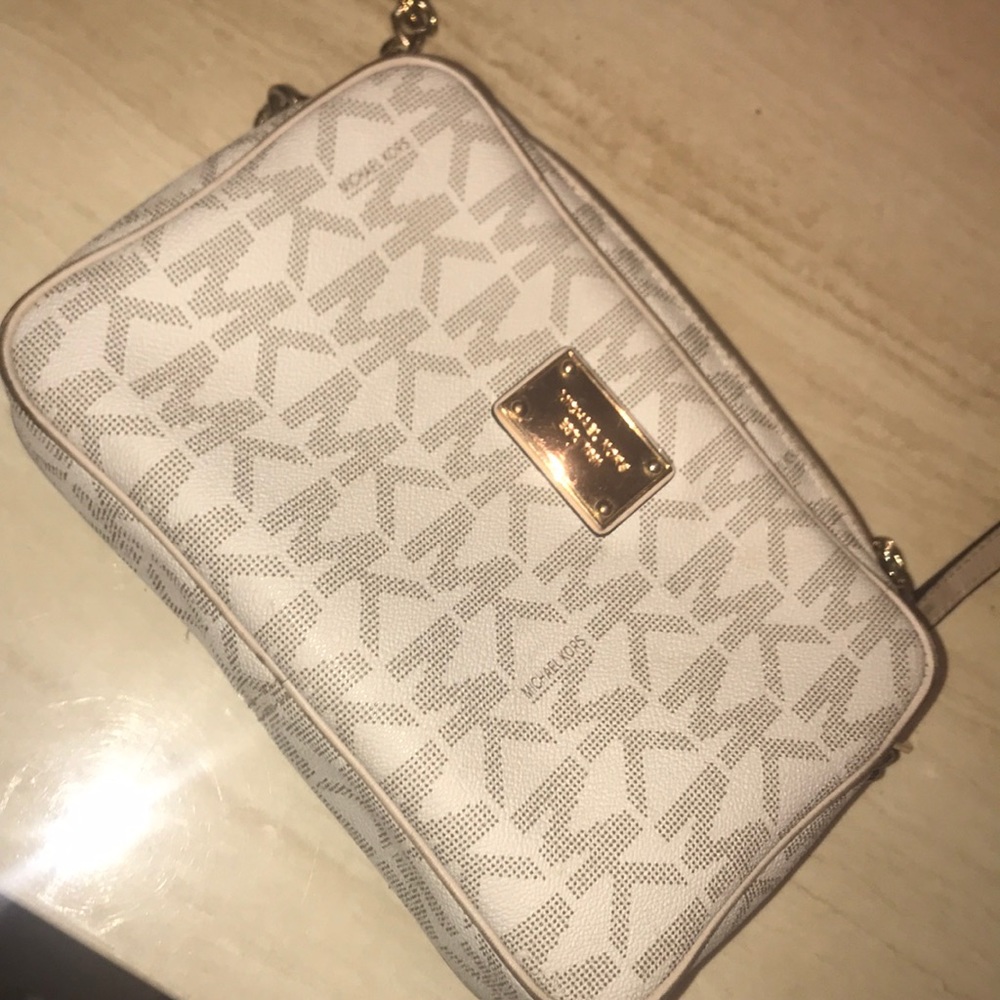 Micheal Kors Crossbody